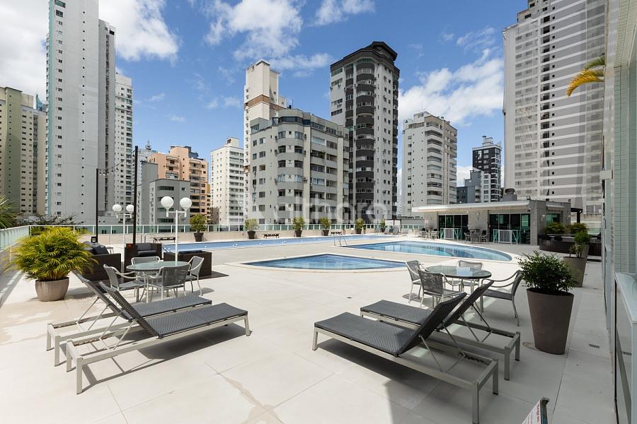 Apartamento no Edif�cio Torre de Lyon em Balne�rio Cambori� 21