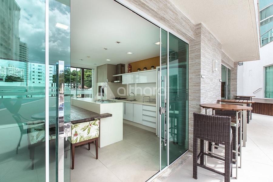 Apartamento no Edif�cio Torre de Lyon em Balne�rio Cambori� 22