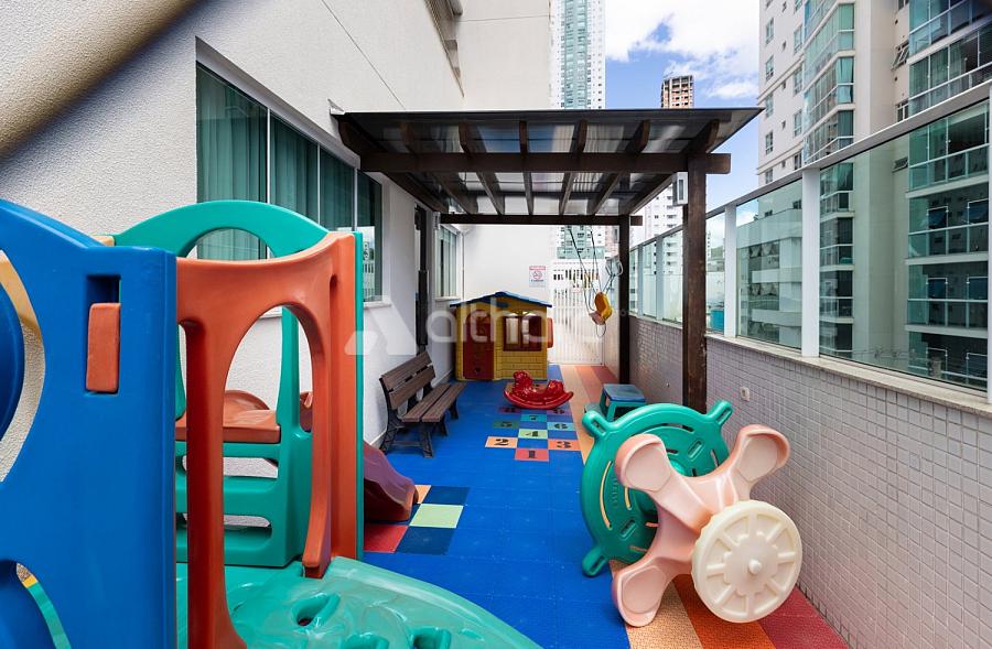 Apartamento no Edif�cio Torre de Lyon em Balne�rio Cambori� 26