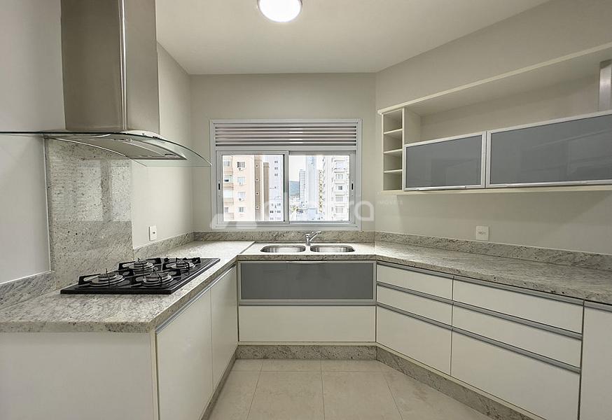 Apartamento no Edifício La Madeson em Balneário Camboriú — foto 25