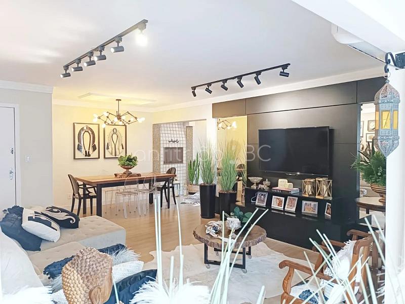 Apartamento com 3 quartos à venda, 140m², 2 banheiros, 2 garagens - Centro - Balneário Camboriú — foto 1