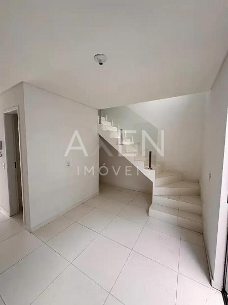 Sobrado com 3 quartos à venda, 77m², 2 banheiros, 1 garagem - Santa Catarina - Joinville — foto 2