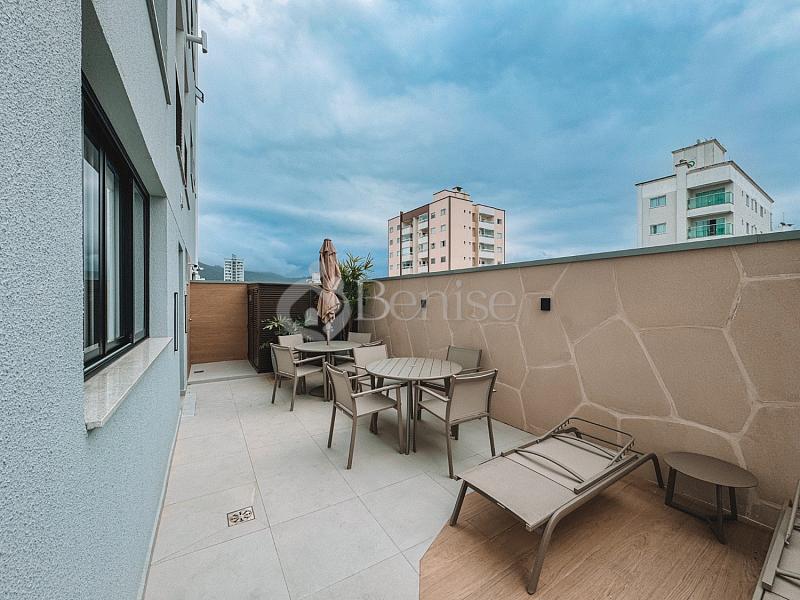 3 su�tes, living integrado e 2 vagas - Centro, Cambori� 29