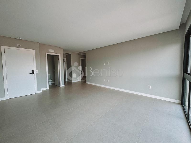 3 su�tes, living integrado e 2 vagas - Centro, Cambori� 33