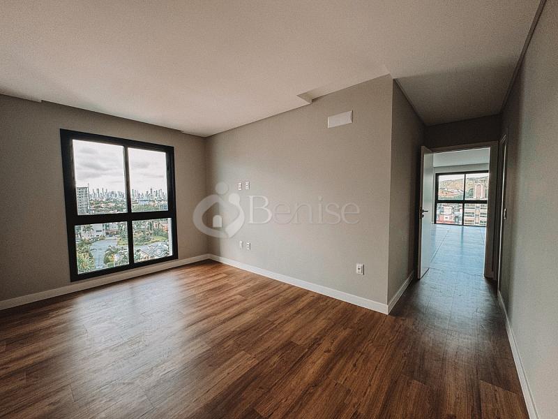 3 su�tes, living integrado e 2 vagas - Centro, Cambori� 37