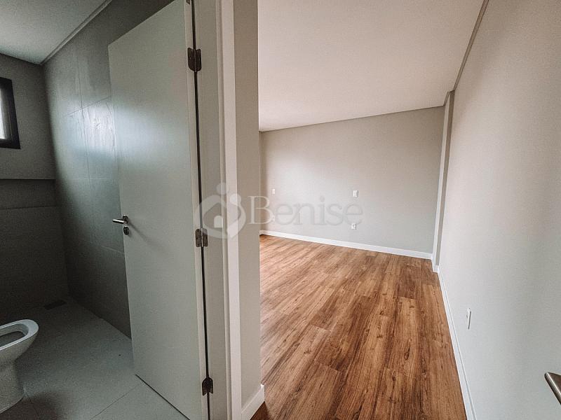 3 su�tes, living integrado e 2 vagas - Centro, Cambori� 40