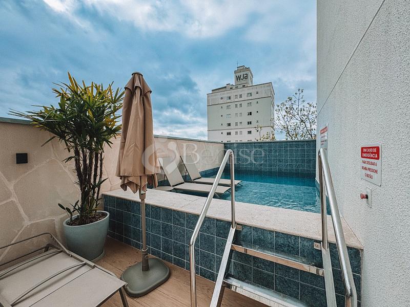 2 su�tes, living integrado e 1 vaga - Centro, Cambori� 27