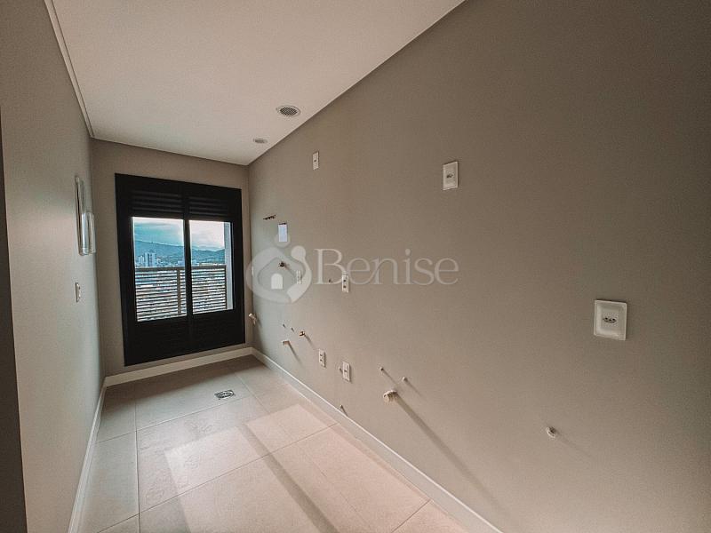 2 su�tes, living integrado e 1 vaga - Centro, Cambori� 31