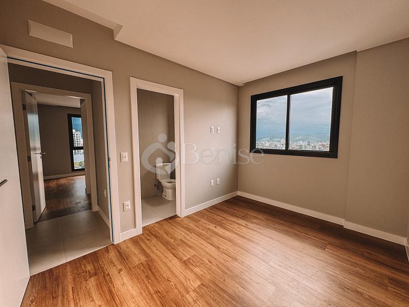 2 su�tes, living integrado e 1 vaga - Centro, Cambori� 36
