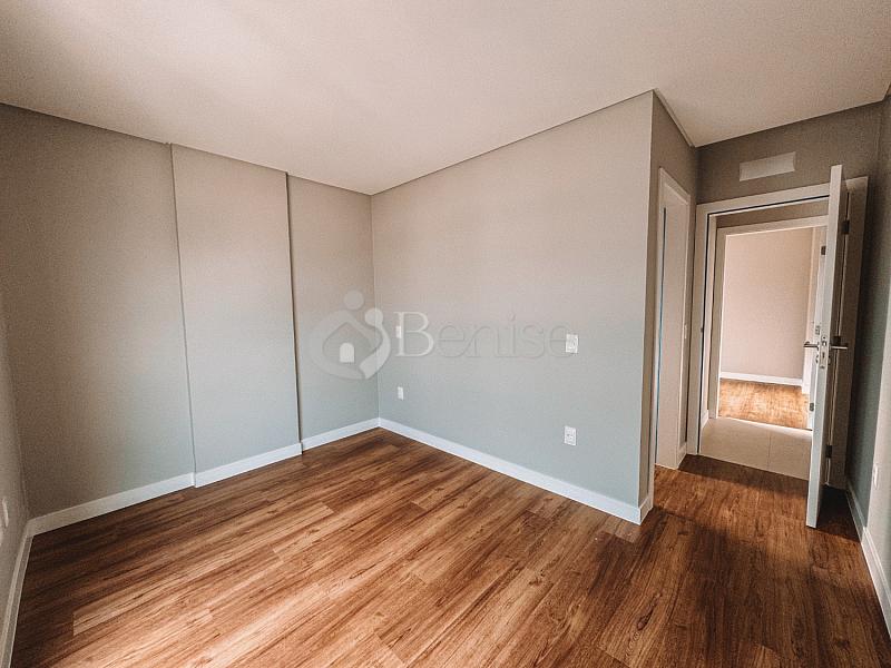 2 su�tes, living integrado e 1 vaga - Centro, Cambori� 38