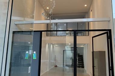 Alugo sala comercial com mezanino próxima a Roda Gigante