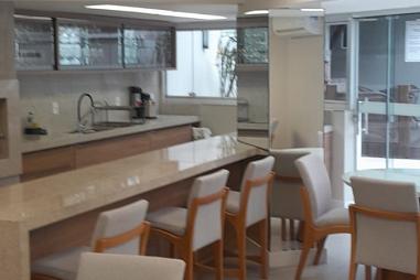 Próximo a Roda Gigante, 87 m² de área privativa, 02 dormitórios, 01 suíte, vista mar, a poucos passos da orla, em Balneário camboriu - SC