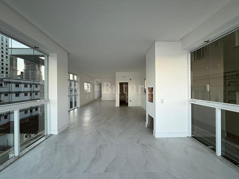 Apartamento com 3 quartos à venda, 145m², 3 banheiros, 2 garagens - Centro - Itapema — foto 1