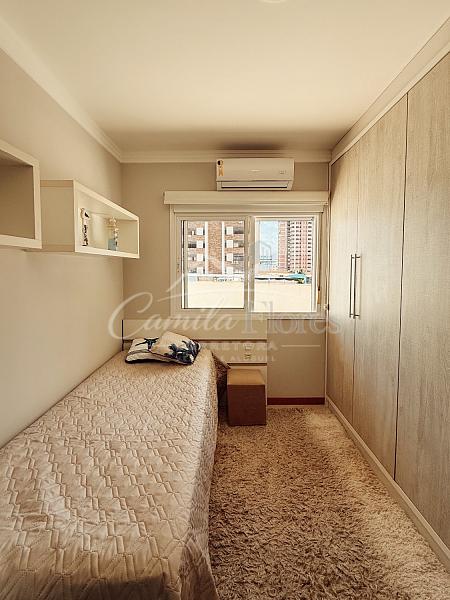 Apartamento 2 dormitorios, sendo 1 suite no centro de Torres/RS 12