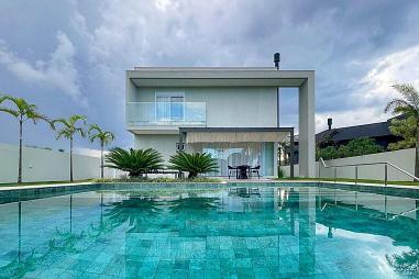 Casa com 4 suÍ­tes á  venda no Reserva Camboriú Yacht & Golf em Camboriú