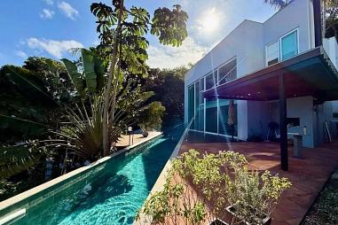 Casa em condomínio com vista mar à venda no Cacupé, Florianópolis