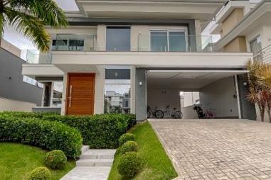 Casa em condomínio com 4 suítes na Pedra Branca, Palhoça