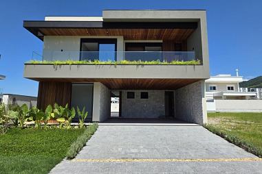 Casa em condomínio com 4 suítes na Pedra Branca, Palhoça
