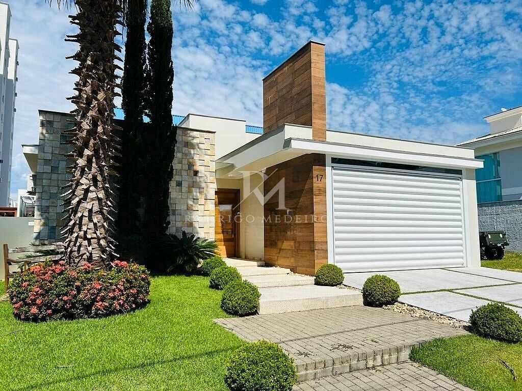 Casa 3 Dormitórios (1 Suíte) - Pedra Branca, Palhoça - SC