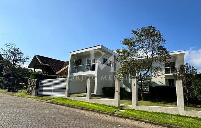 Casa 6 Dormitórios (5 Suítes) - Cacupé, Florianópolis/SC