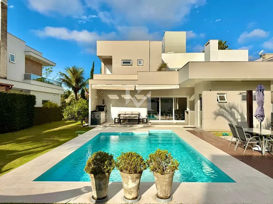 Casa com 2 suítes e espaço gourmet em Jurerê Internacional, Florianópolis/SC