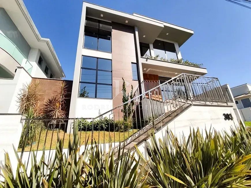 Casa 4 Dormitórios (3 Suítes) - Pedra Branca, Palhoça-SC