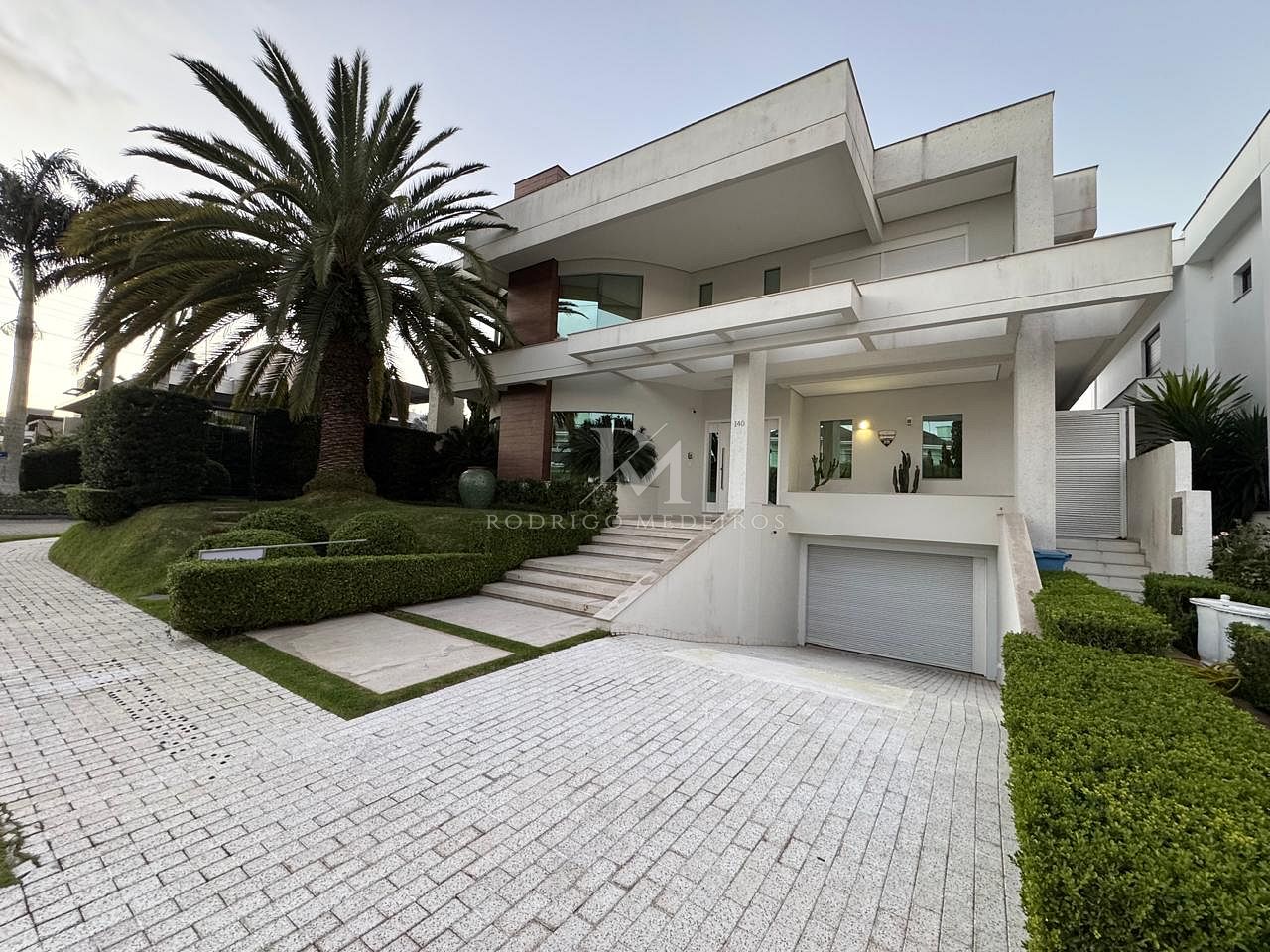 Casa 6 Dormitórios (5 Suítes) - Jurerê Internacional - Florianópolis/SC