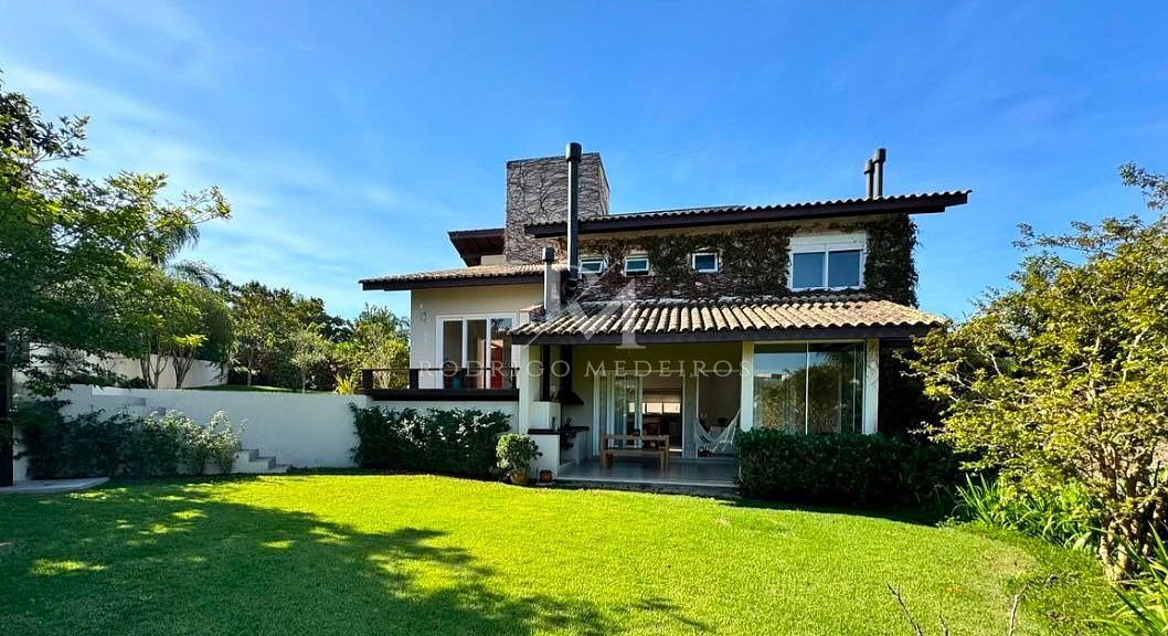 Casa com 4 suítes à venda no Cacupé, Florianópolis/SC
