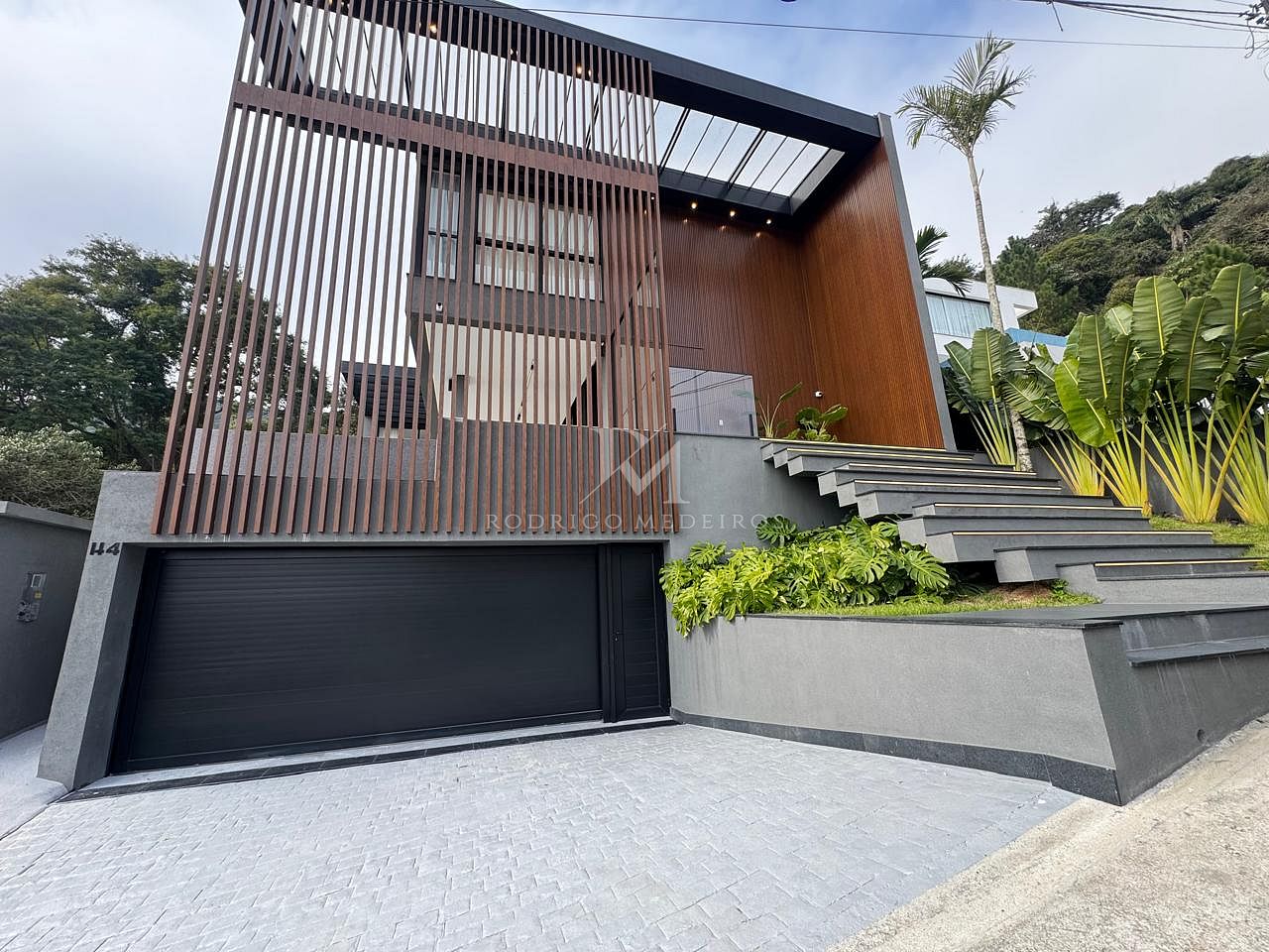 Casa à venda com 5 suítes na Barra, Balneário Camboriú/SC