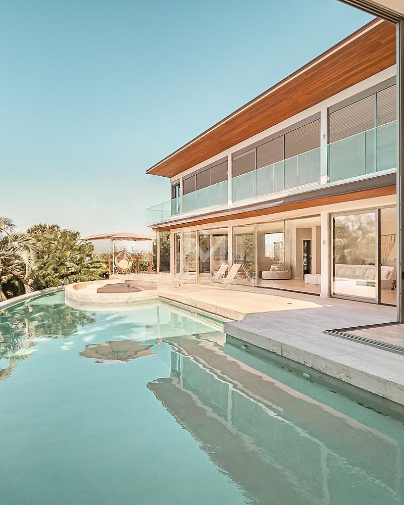 Casa em condomínio exclusivo com vista para o mar no Campeche, Florianópolis