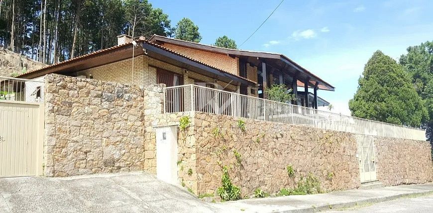 Casa com vista para o mar e 4 quartos no João Paulo, Florianópolis/SC