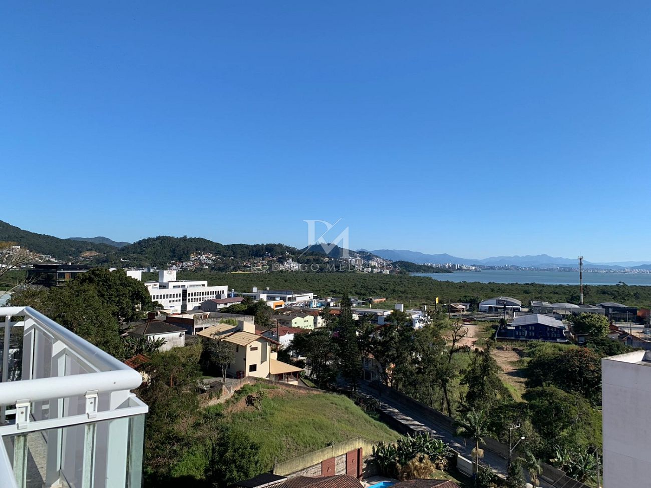 Cobertura à venda com vista para o mar – Saco Grande, Florianópolis
