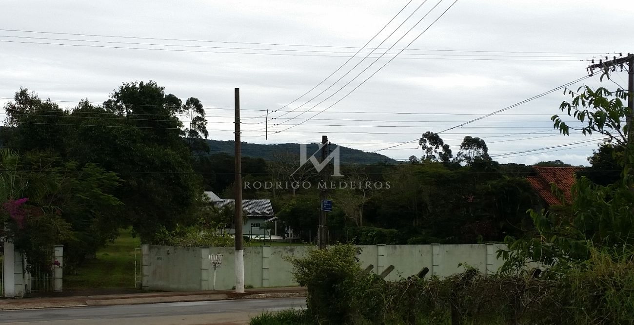 Casa com 3 dormitórios e área de lazer à venda em Ratones, Florianópolis
