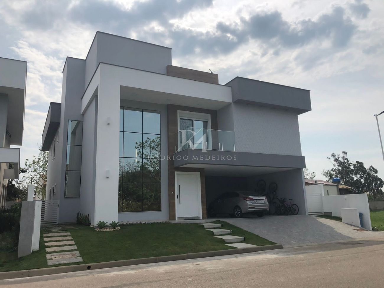 Casa em condomínio com 5 suítes na Cachoeira do Bom Jesus, Florianópolis-SC