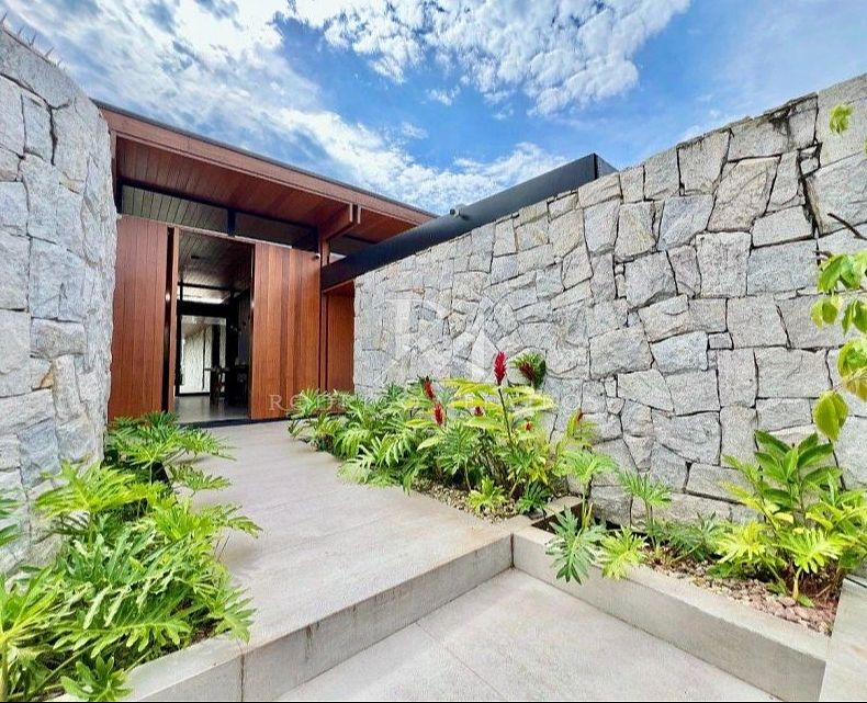 Casa com 3 dormitórios à venda no Córrego Grande, Florianópolis