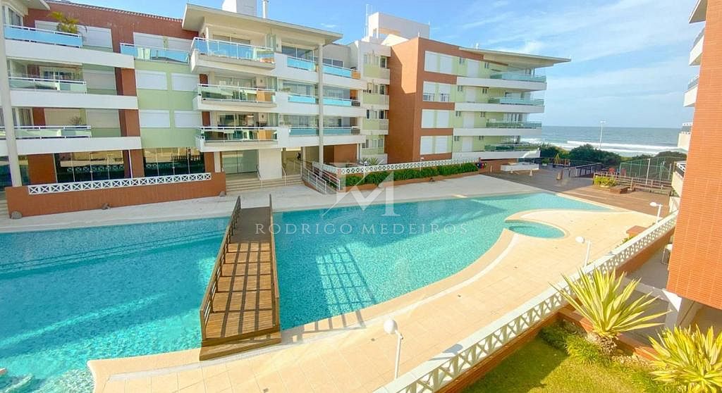 Apartamento garden com 4 suítes e vista mar na Praia Brava, Florianópolis-SC