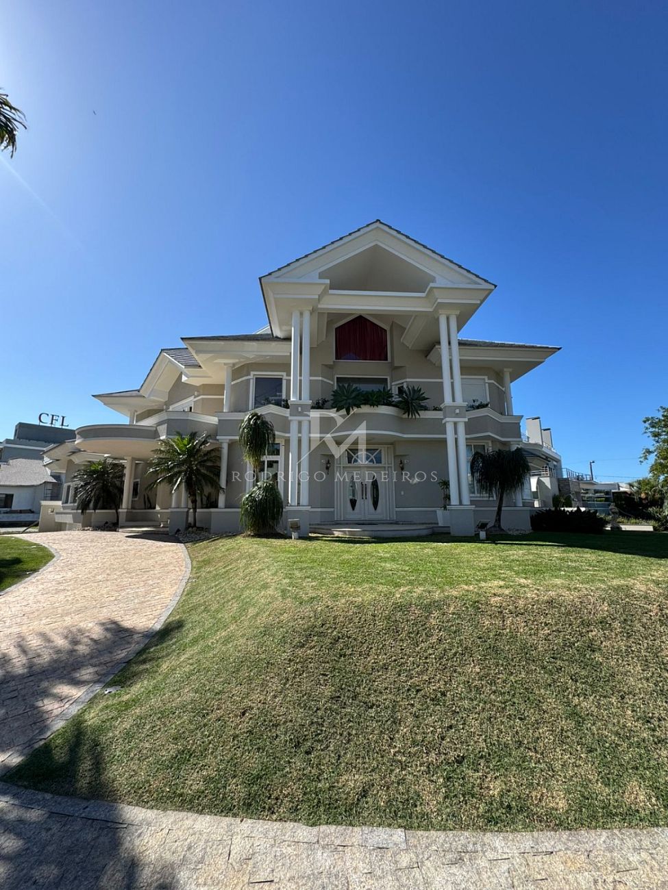 Casa à venda em Jurerê Internacional, Florianópolis-SC – 6 suítes