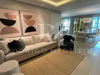 Apartamento mobiliado a poucos metros do mar no Centro de Balneário Camboriú