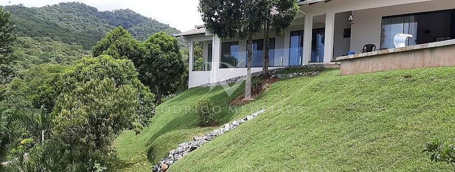 Casa com 3 suítes à venda no Recanto dos Pássaros, Itapema