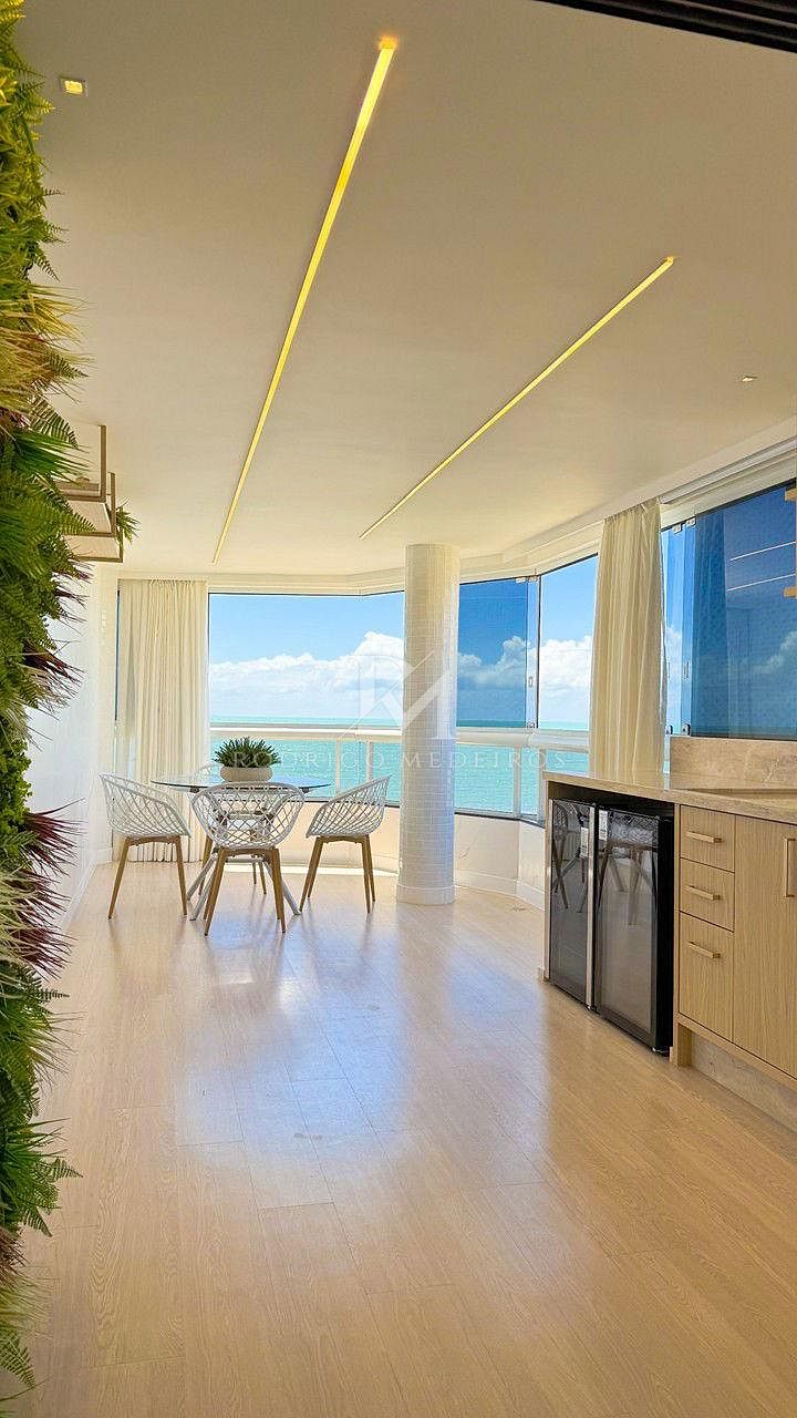 Cobertura à venda pé na areia no Estreito, Itapema