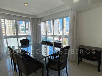 Apartamento com 3 suítes no Centro de Balneário Camboriú/SC