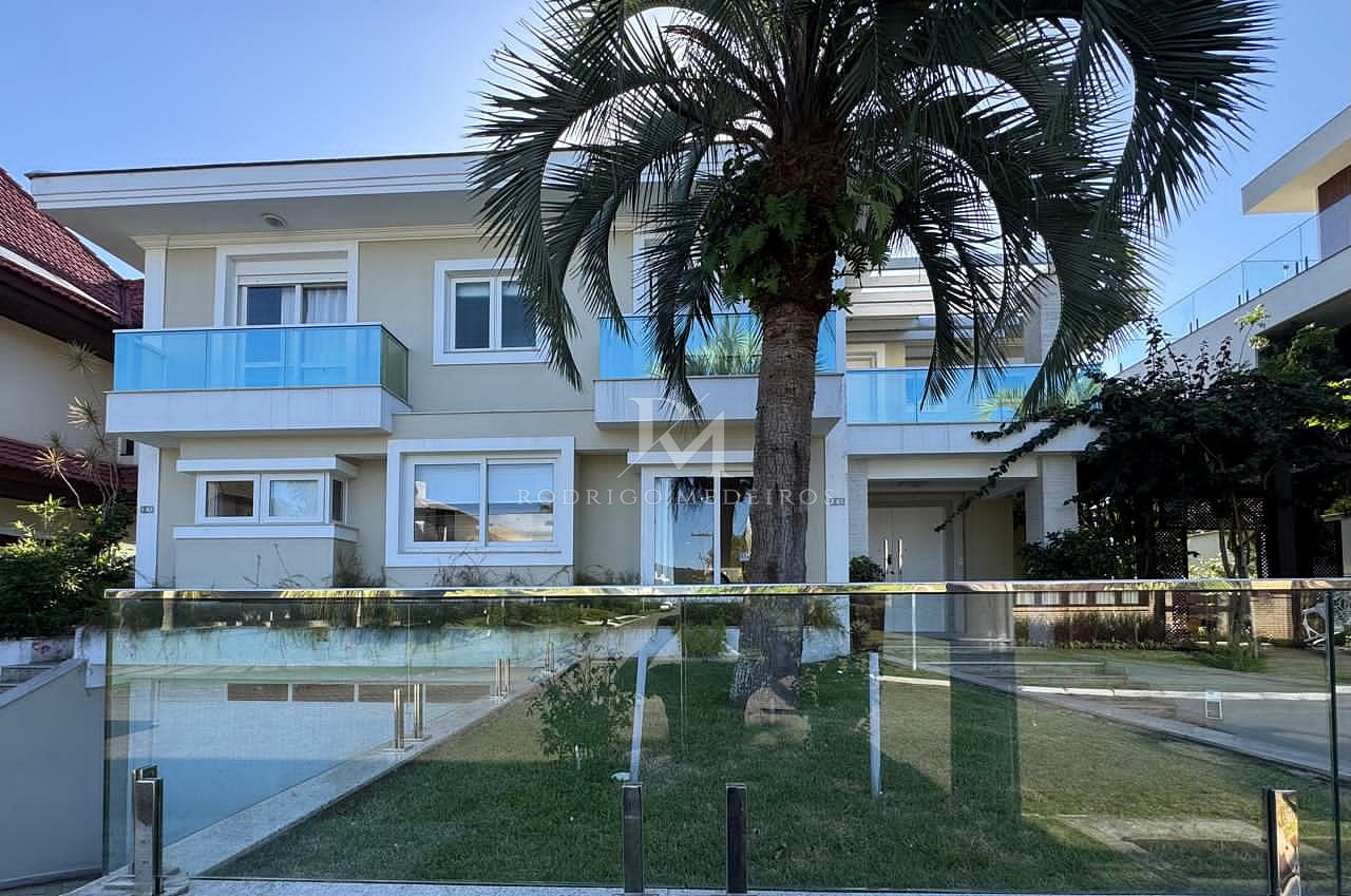 Casa de 4 suítes à venda em Jurerê Internacional, Florianópolis/SC