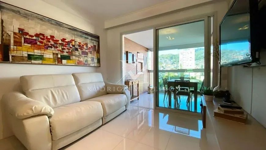 Apartamento com 2 suítes e varanda gourmet na Beiramar Norte, Florianópolis/SC