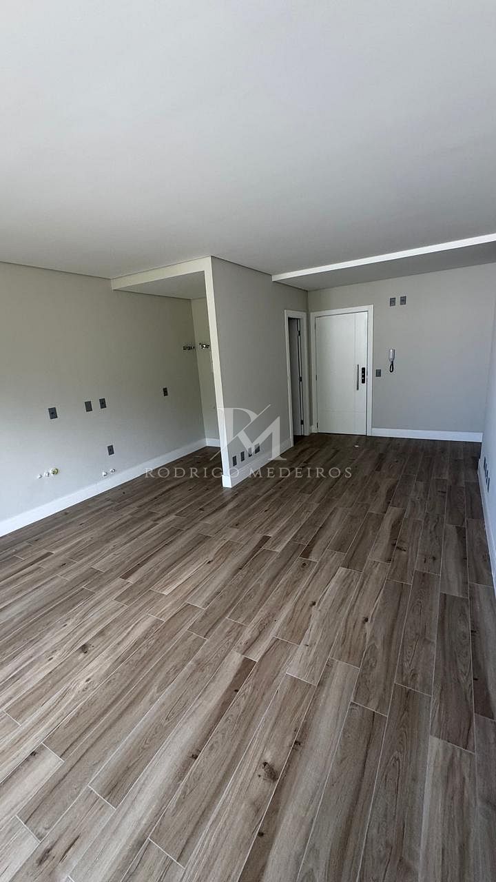 Apartamento sofisticado com 2 suítes na Avenida Santa Catarina, Bal. Camboriú