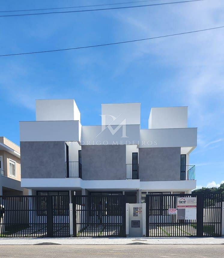 Casa geminada de alto padrão em condominio a 800m do mar na Cachoeira do Bom Jesus