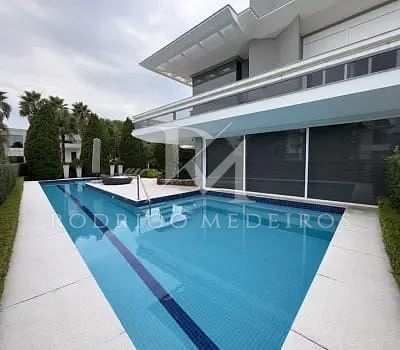 Casa de 4 suítes à venda no Amoreville, Jurerê Internacional, Florianópolis
