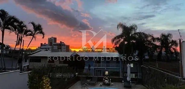 Casa de 5 quartos à venda em Coqueiros, Florianópolis