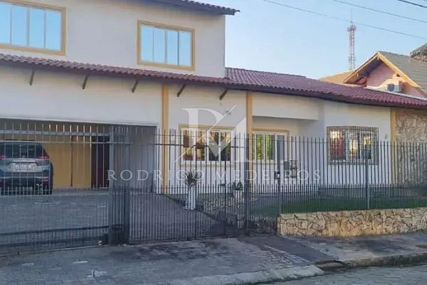 Casa com 4 quartos à venda no bairro Santa Mônica, Florianópolis