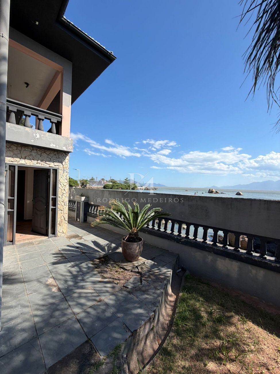 Casa pé na areia com 6 quartos à venda em Coqueiros, Florianópolis/SC