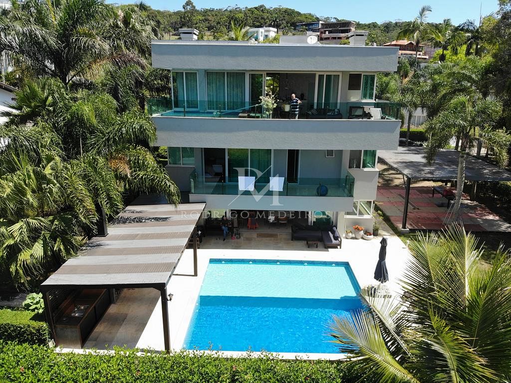 Casa em condomínio com 5 suítes e piscina na Ilhota, Itapema/SC